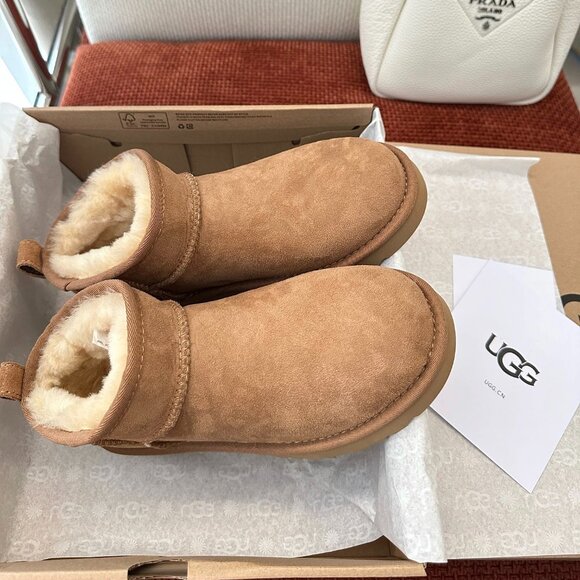 UGG Classic Ultra Mini Boots chestnut - Picture 1 of 9